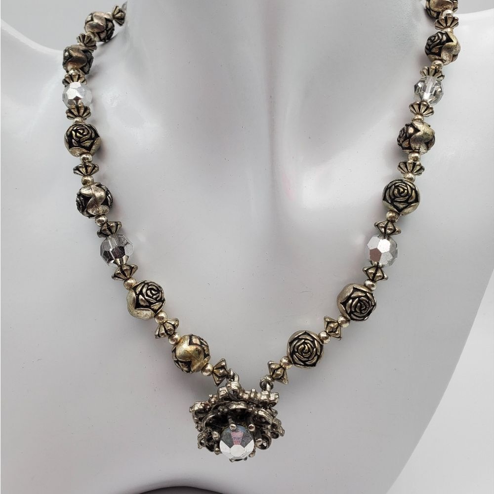 Rennasaince Era crystal flower intricate necklace